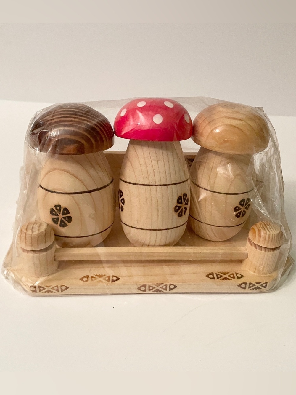 Vintage Wooden Mushroom Salt Pepper Shaker Toothpick Holder Set - Picture 9 of 14